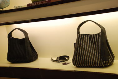 夏利豪2011春夏女士箱包新品發布 優雅與實用的完美邂逅